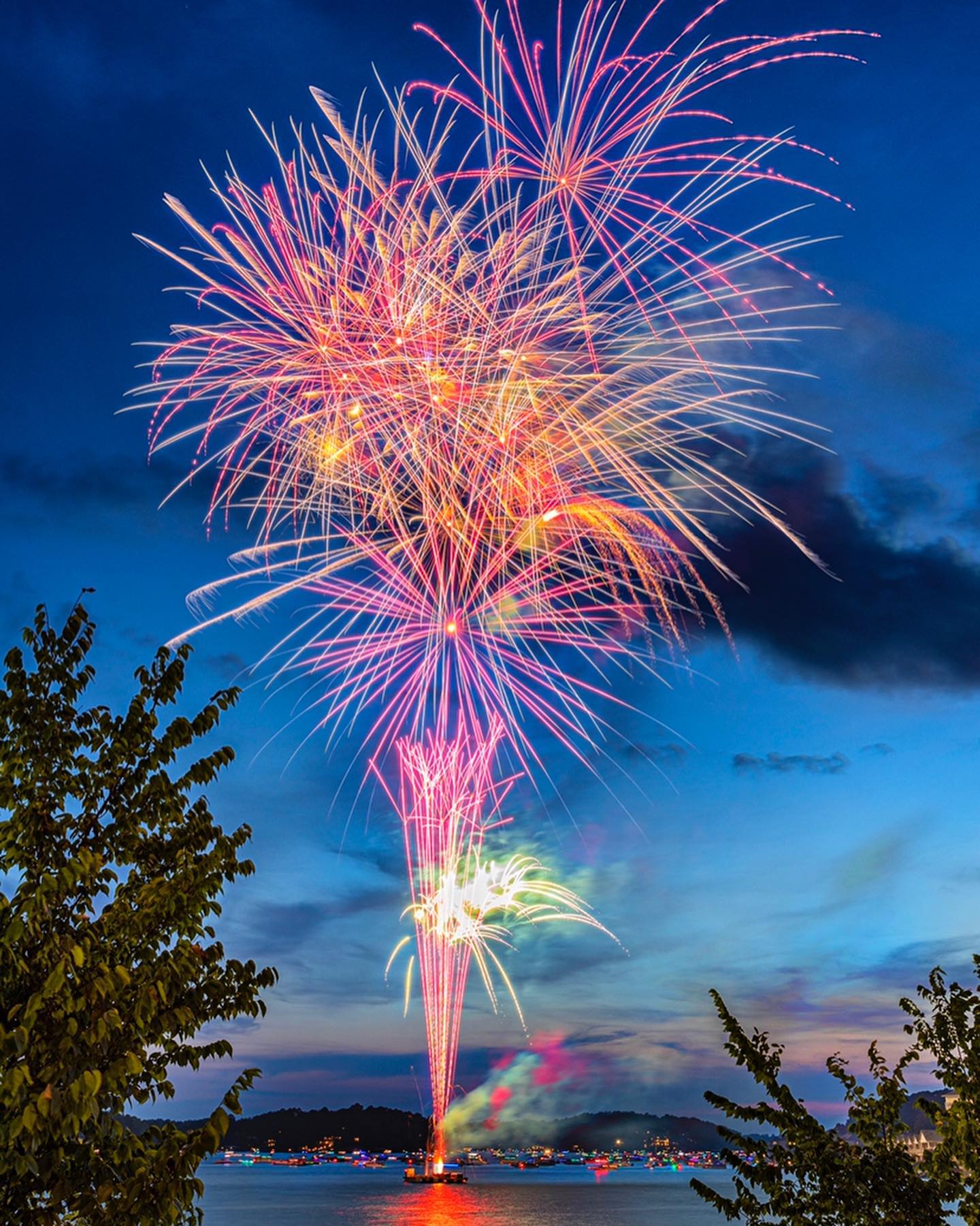 Labor Day Fireworks Scheduled Sunday, September 4, On Lake Hamilton